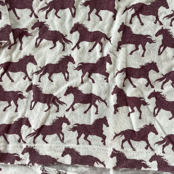 Kate Quinn Bamboo Horse Shirt - Picture 2 of 4